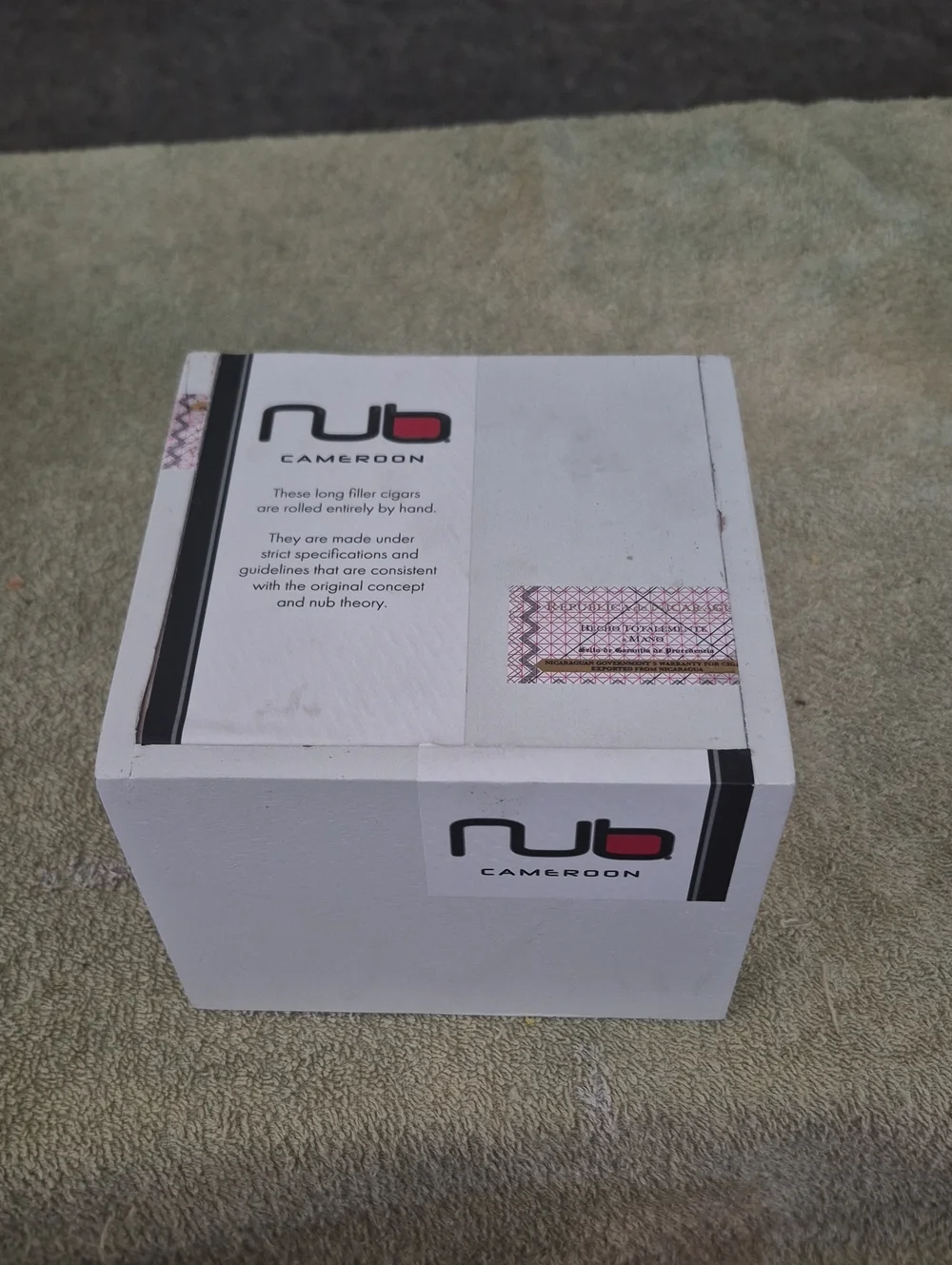 N/A white wooden